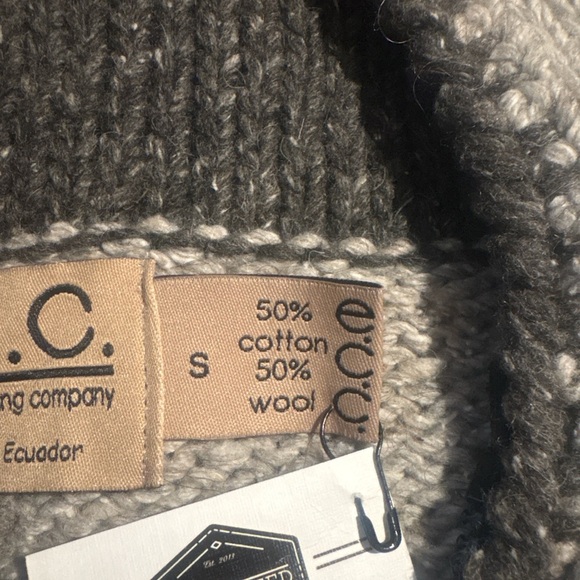 e.c.c. Ecuadorian Clothing Company Handmade in Ecuador Front Zip Sweater SMALL - Picture 6 of 14